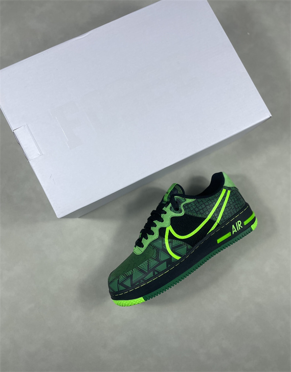 Nike AIR FORCE 1 REACT GREEN 1